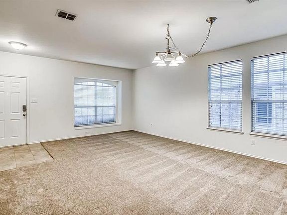 5th image of 2713 Leisure Ln