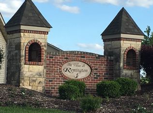 7093 Remington Villa Dr, Maryville, IL 62062
