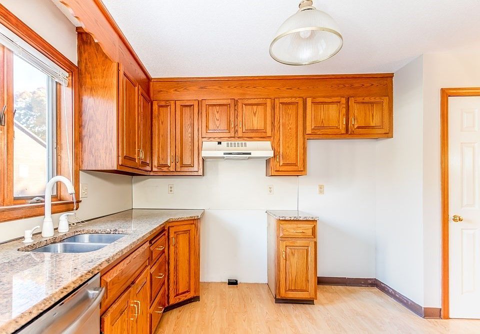 1st image of 61 Candlewood Dr #61