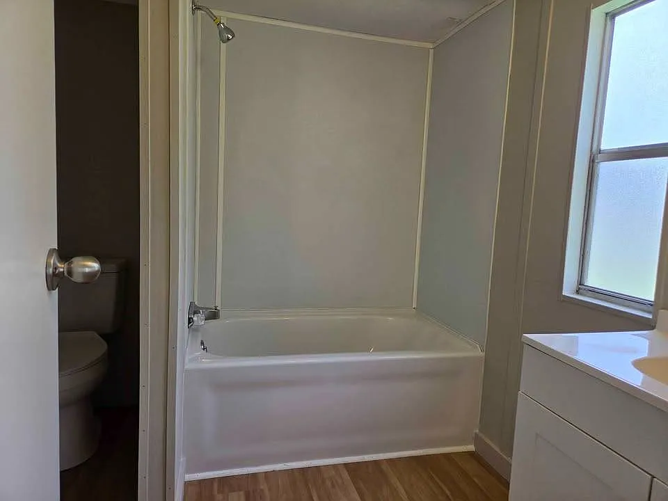 3 bed, 2.0 bath, $1,050 — Photo 4