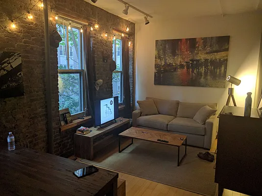 Rented by Performing Assets Corp | media 14