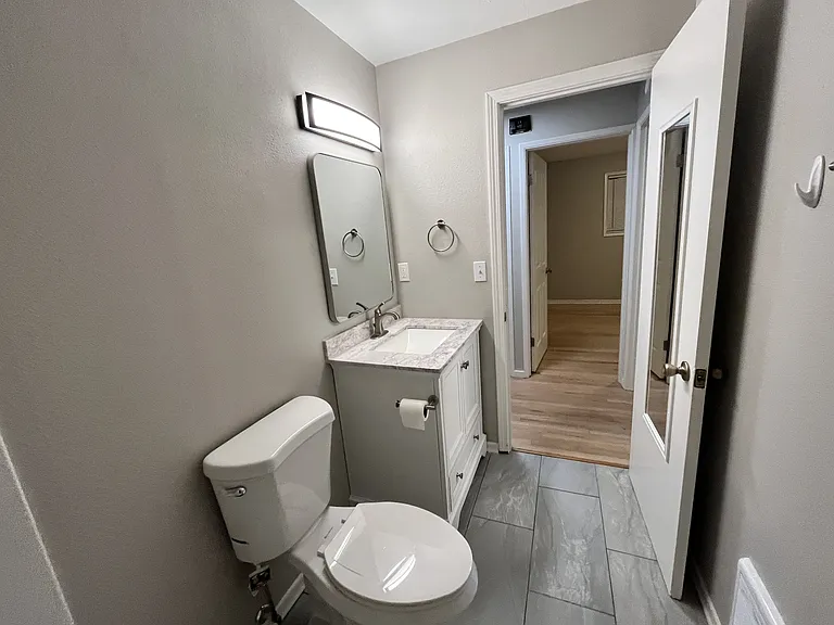 1400 NE 118th Ave #1 — Photo 5
