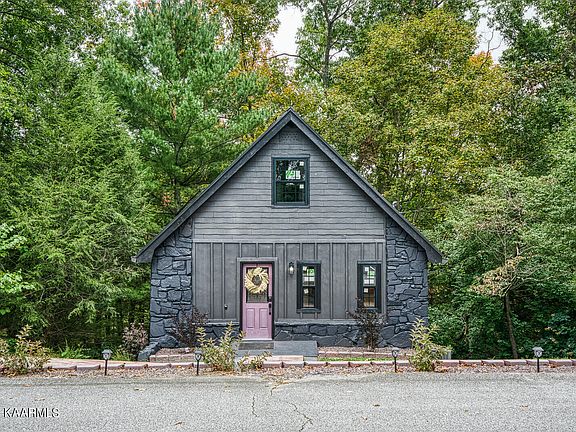 2nd image of 37 River Ln