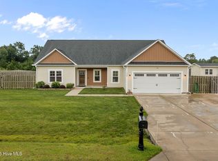 500 Perth Ct, Hubert, NC 28539