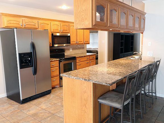 3rd image of 213 Taos Dr