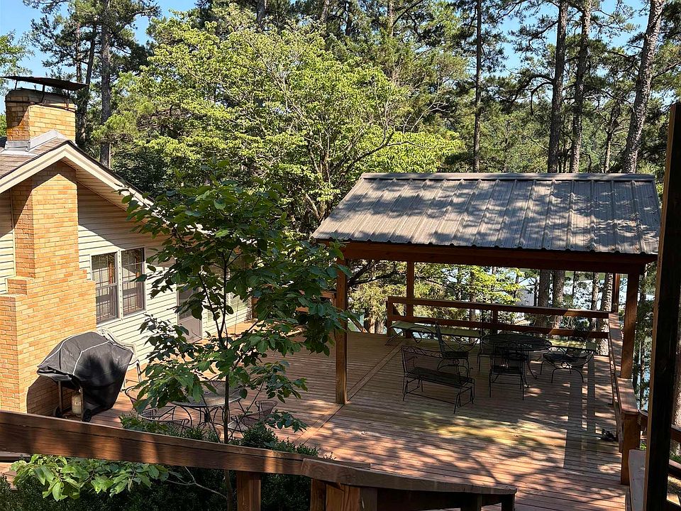1st image of 355 Lake Village Dr