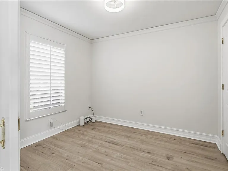 128 Viking Way — Photo 16