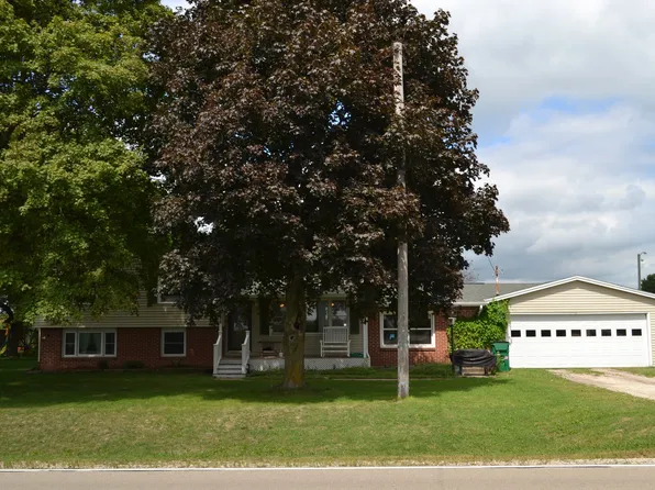 27428 Fulfs Rd, Sterling, IL 61081