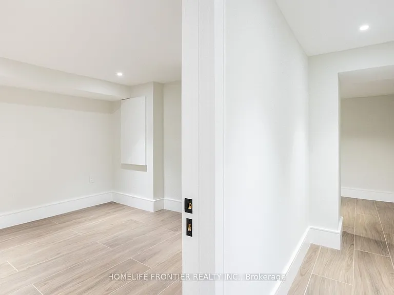 179 Palmerston Ave — Photo 33