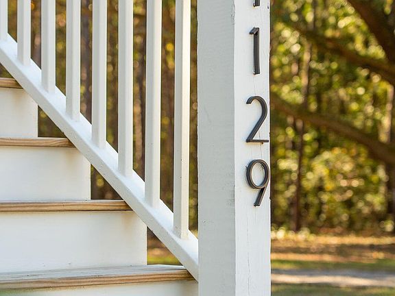 5th image of 1129 Hamlin Rd