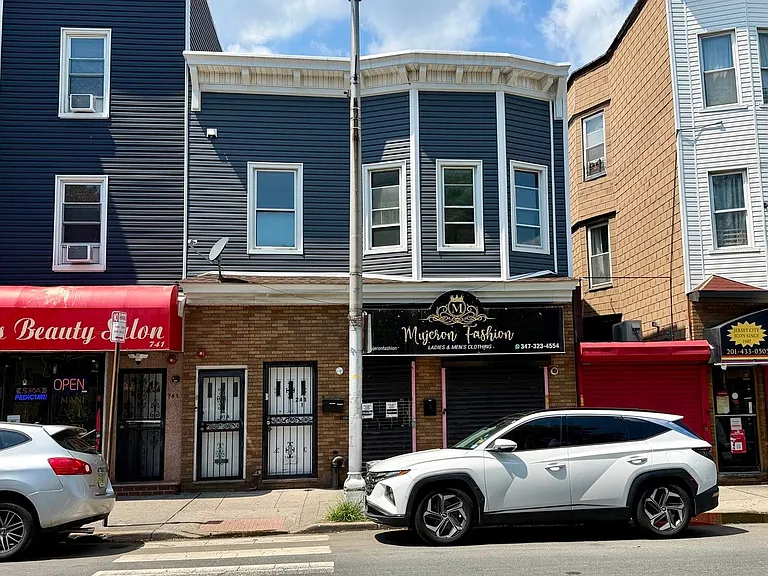 743 W Side Ave #2 — Photo 1