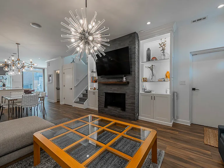 419 W Grand Ave #G — Photo 12