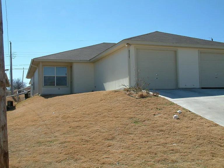 8117-8119 Marydean Ave — Photo 1