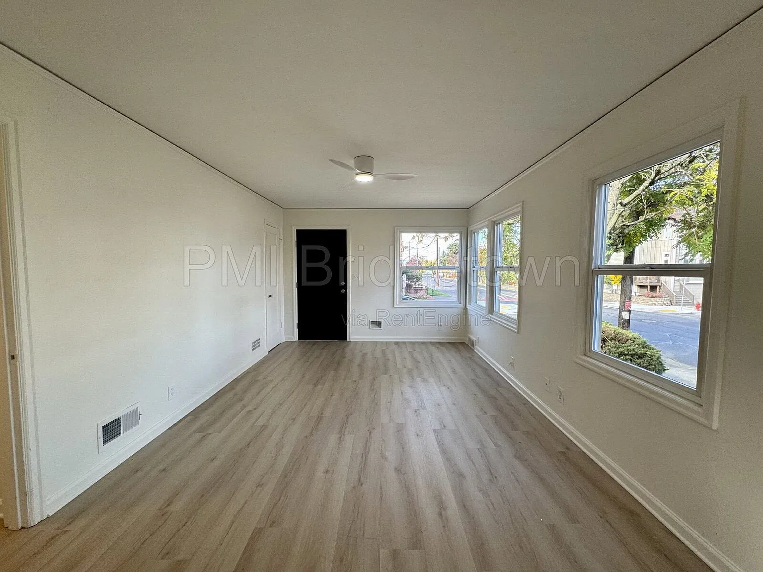 2 bed, 1.0 bath, 810 sqft, $2,345 — Photo 4