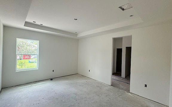 5th image of 17491 Powell Ave