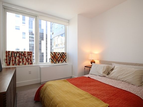 5th image of 86 Fleet Pl APT 33A
