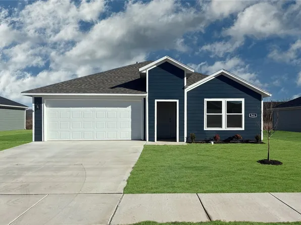 541 Riggs St, Prairie Grove, AR 72753