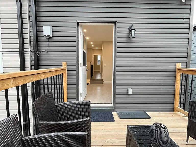 213 Osler St #2 — Photo 30