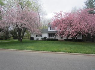 109 Rivers Edge Dr, Little Silver, NJ 07739