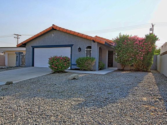 2nd image of 52240 Avenida Villa