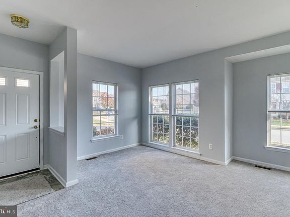 4th image of 54 N Cummings Dr