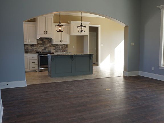 3rd image of 302 Grassland Ave