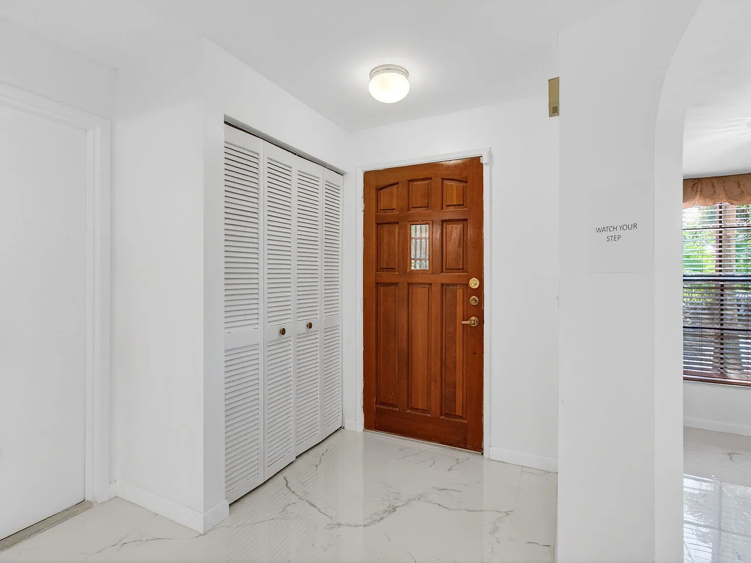 3 bed, 2.5 bath, 1823 sqft, $4,900 — Photo 2