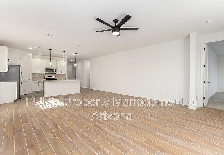 22937 E Roundup Way — Photo 4