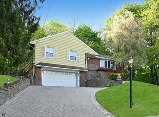 219 Emeline Dr, Hawthorne, NJ