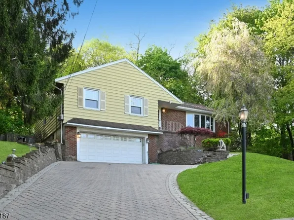 219 Emeline Dr, Hawthorne Boro, NJ 07506