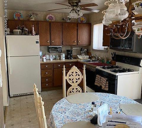 4th image of 35 Chesterton Ave