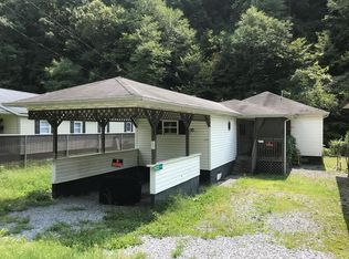 1522 Appalachian Hwy, Pineville, WV 24874