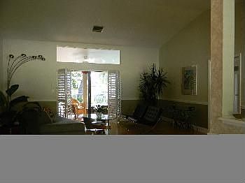 5th image of 107 Park St