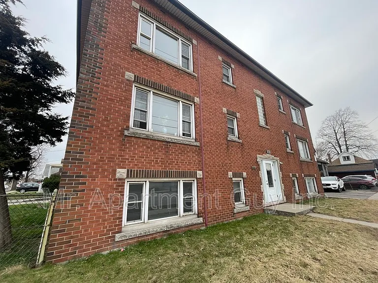 1454 Barton St E #4 — Photo 5