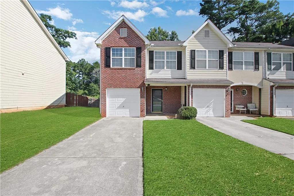 3 bed, 2.5 bath, 1580 sqft, $1,695 — Photo 2