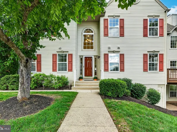 700 Gilbert Pl, Trappe, PA 19426