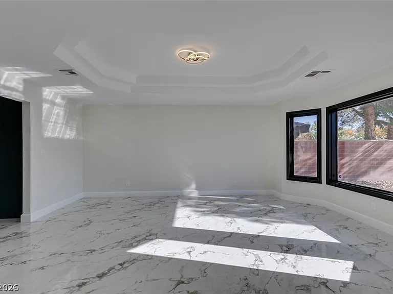 7040 Obannon Dr — Photo 8