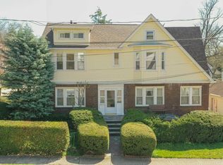 887 Grange Rd, Teaneck, NJ 07666