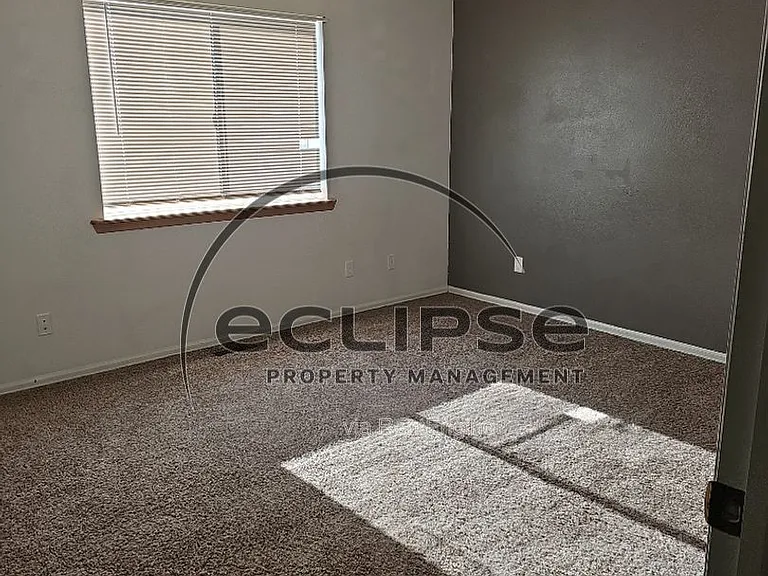 501 Foster Ave — Photo 8