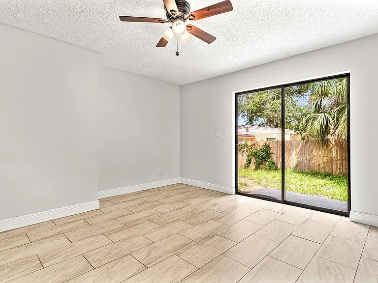 1500 Walnut St — Photo 12