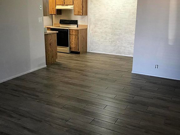 2nd image of 502 W Yukon Dr Unit 6