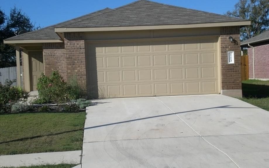 1st image of 113 Moorhen Ln