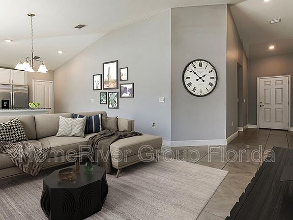 5th image of 654 Heraldo Ct