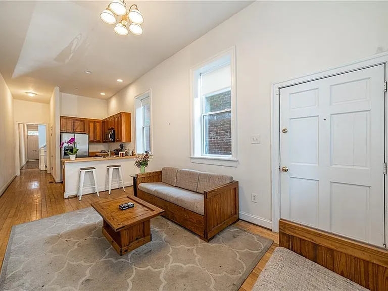 129 W Clay St — Photo 11