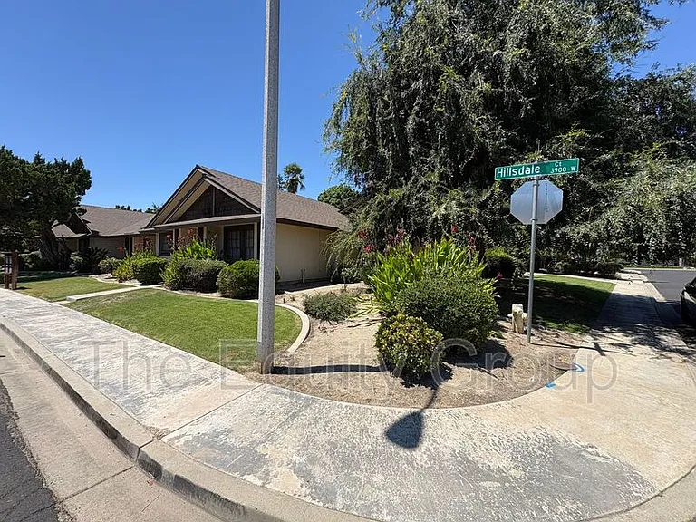 3924 W Hillsdale Ct — Photo 2