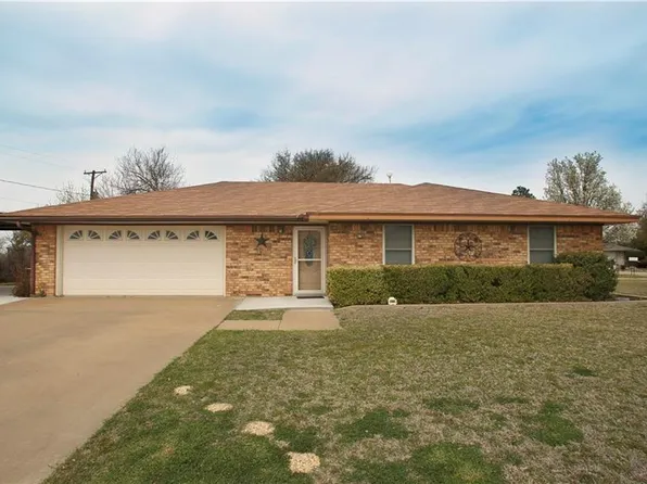 1203 Pine Tree Rd, Graham, TX 76450