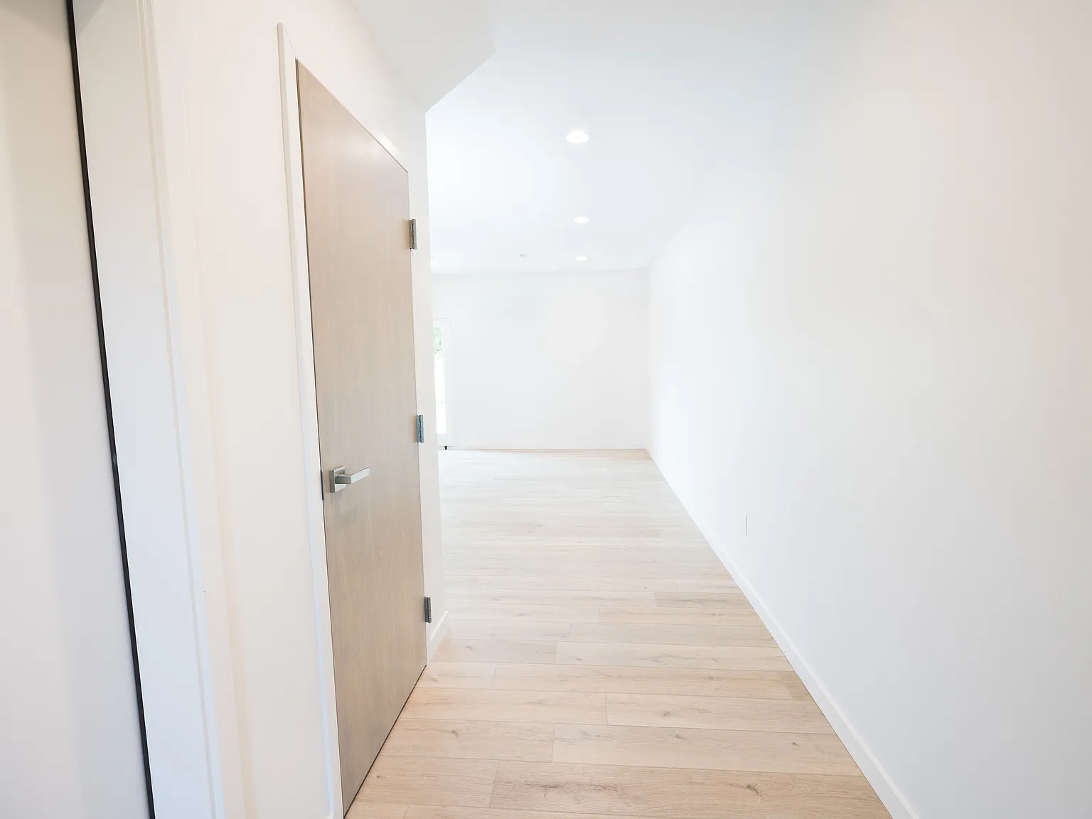 3 bed, 2.5 bath, 2034 sqft, $2,500 — Photo 3
