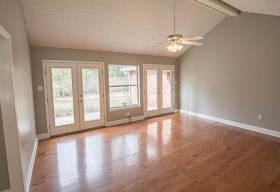 5th image of 2065 Angela Dr