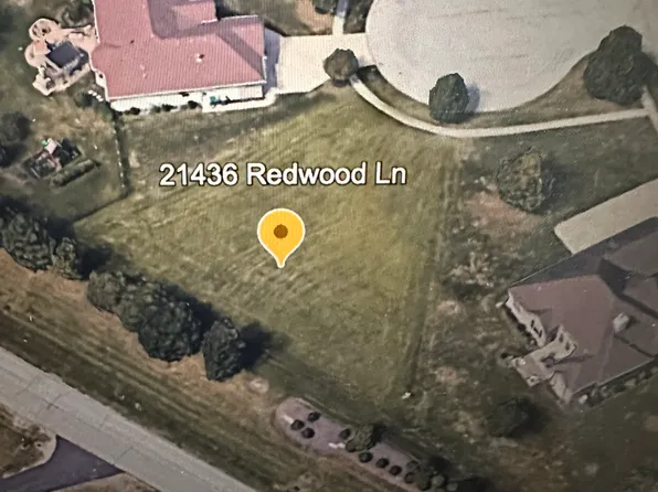 21436 S Redwood Ln, Shorewood, IL 60404