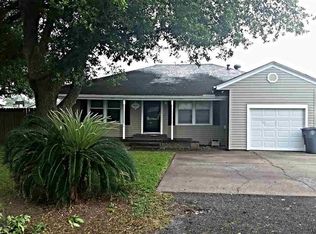 3915 Berry Ave, Groves, TX 77619